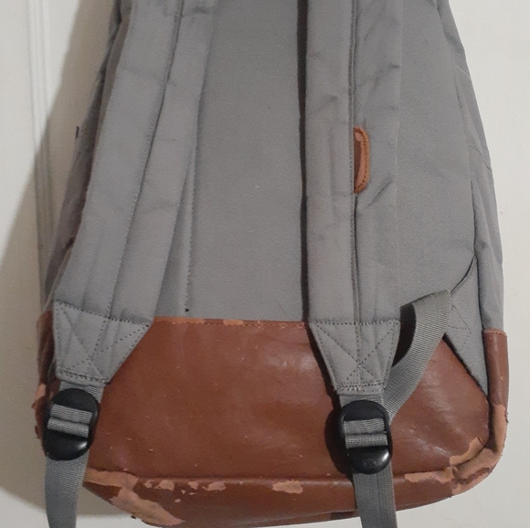 Herschel Backpack - Picture 7 of 8